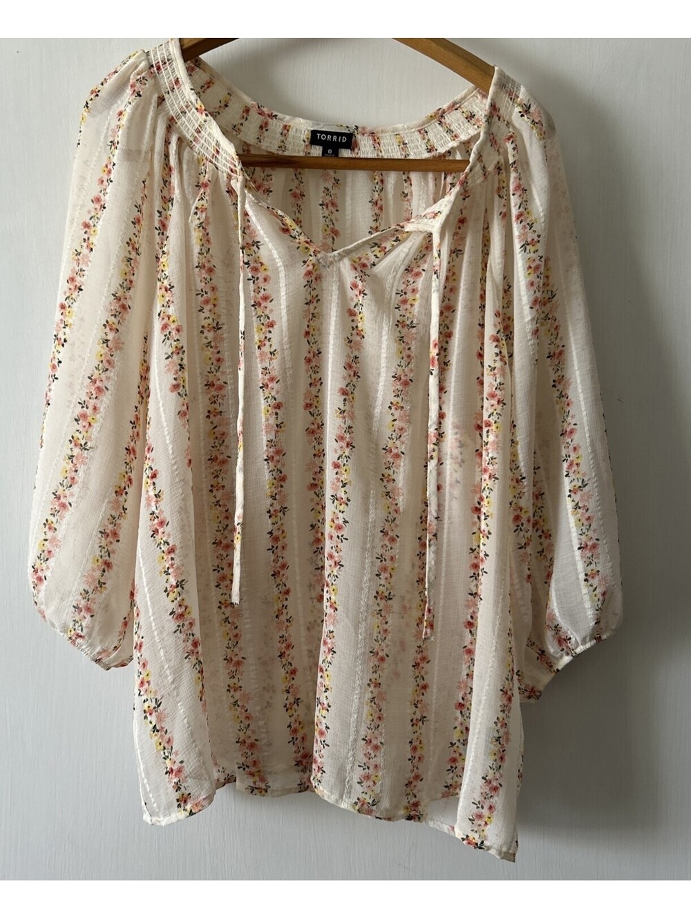 Torrid Ivory Pink & Yellow Floral Tunic Blouse 3/4 Sleeve Round Neck size 0